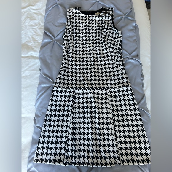 Micheal Kors dress - Picture 3 of 5